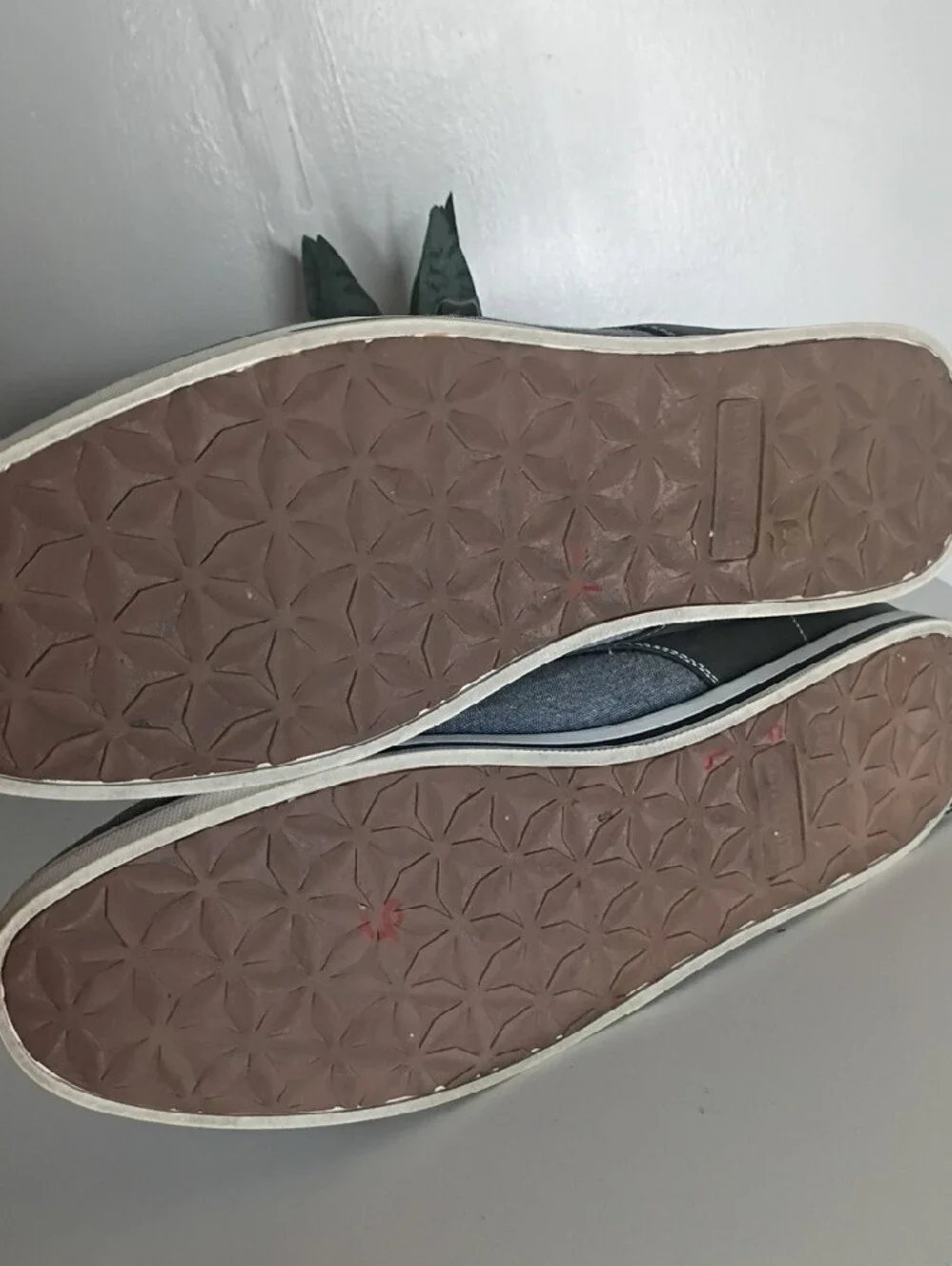 Bruno Marc Men’s Denim Lace-Up Sneakers in Gray with Black Trim 9.5